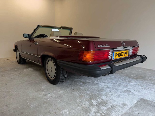 Mercedes-benz 560 sl (r107) oldtimer cabriolet - afbeelding 43 van  94