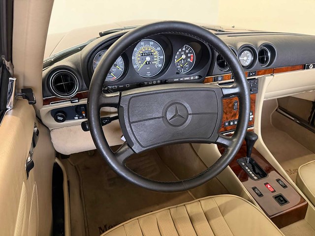 Mercedes-benz 560 sl (r107) oldtimer cabriolet - afbeelding 48 van  94