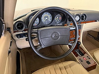 Mercedes-benz 560 sl (r107) oldtimer cabriolet - afbeelding 48 van  94