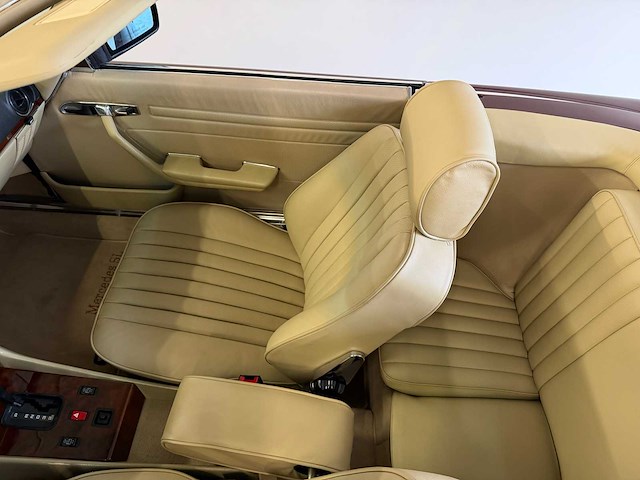 Mercedes-benz 560 sl (r107) oldtimer cabriolet - afbeelding 51 van  94