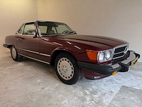 Mercedes-benz 560 sl (r107) oldtimer cabriolet - afbeelding 45 van  94