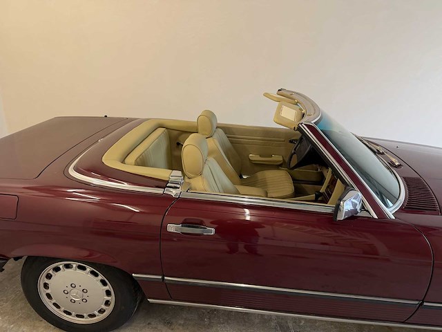 Mercedes-benz 560 sl (r107) oldtimer cabriolet - afbeelding 57 van  94