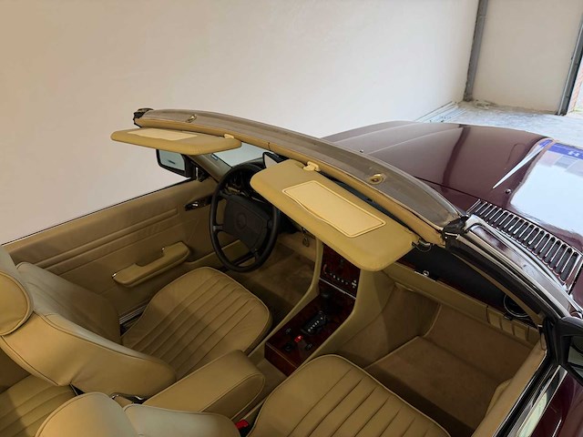 Mercedes-benz 560 sl (r107) oldtimer cabriolet - afbeelding 60 van  94