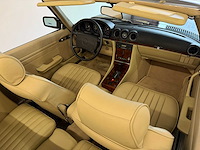 Mercedes-benz 560 sl (r107) oldtimer cabriolet - afbeelding 61 van  94