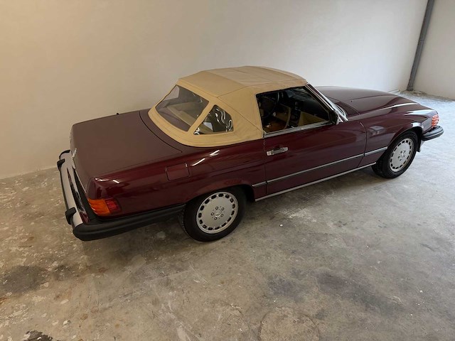 Mercedes-benz 560 sl (r107) oldtimer cabriolet - afbeelding 71 van  94