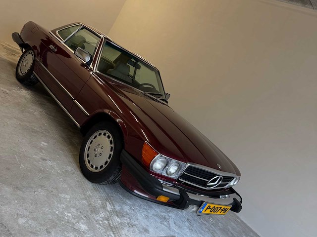 Mercedes-benz 560 sl (r107) oldtimer cabriolet - afbeelding 77 van  94