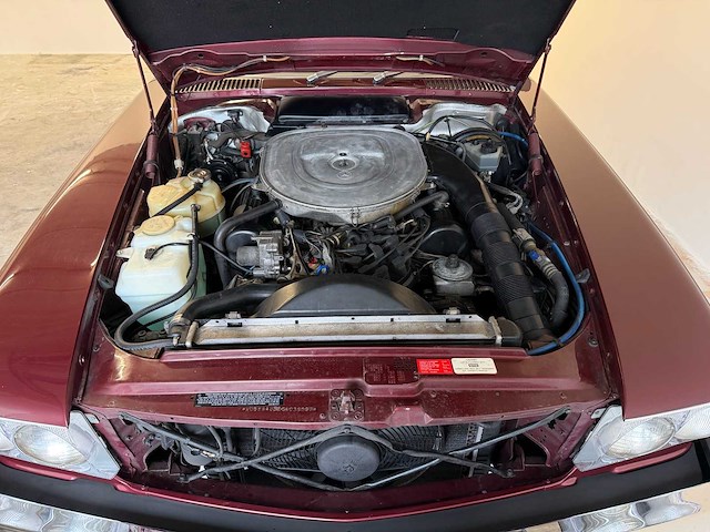 Mercedes-benz 560 sl (r107) oldtimer cabriolet - afbeelding 80 van  94