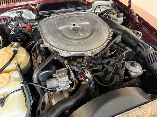 Mercedes-benz 560 sl (r107) oldtimer cabriolet - afbeelding 81 van  94