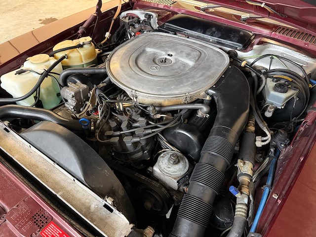 Mercedes-benz 560 sl (r107) oldtimer cabriolet - afbeelding 82 van  94