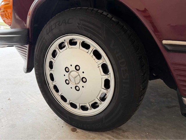 Mercedes-benz 560 sl (r107) oldtimer cabriolet - afbeelding 85 van  94