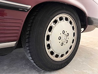 Mercedes-benz 560 sl (r107) oldtimer cabriolet - afbeelding 86 van  94