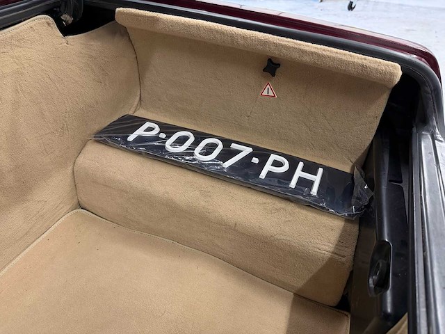 Mercedes-benz 560 sl (r107) oldtimer cabriolet - afbeelding 91 van  94