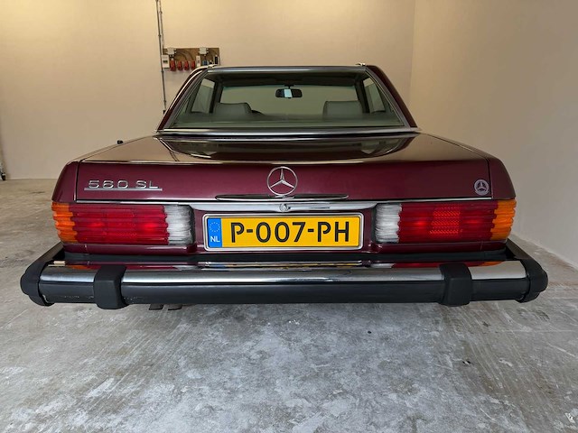 Mercedes-benz 560 sl (r107) oldtimer cabriolet - afbeelding 89 van  94