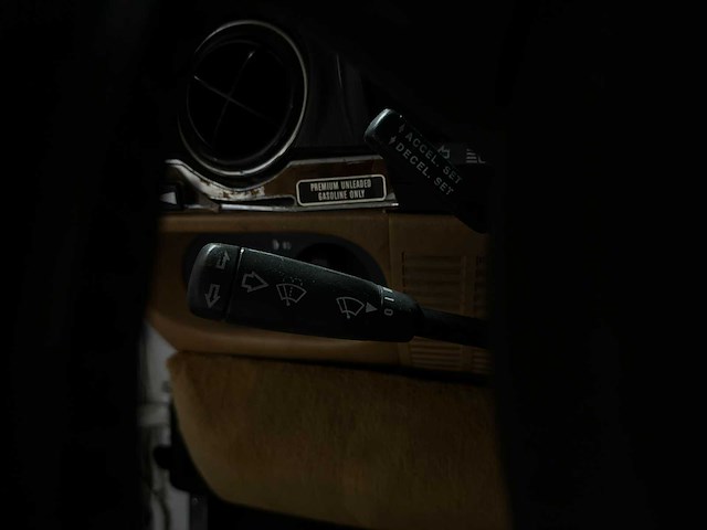 Mercedes-benz 560sl 5.6 v8 230pk 1987 sl-klasse youngtimer - afbeelding 13 van  35