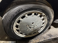 Mercedes-benz 560sl 5.6 v8 230pk 1987 sl-klasse youngtimer - afbeelding 27 van  35