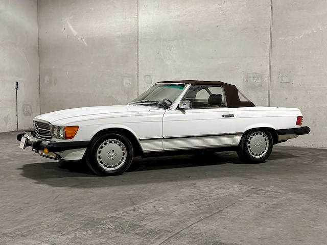 Mercedes-benz 560sl 5.6 v8 230pk 1987 sl-klasse youngtimer - afbeelding 31 van  35