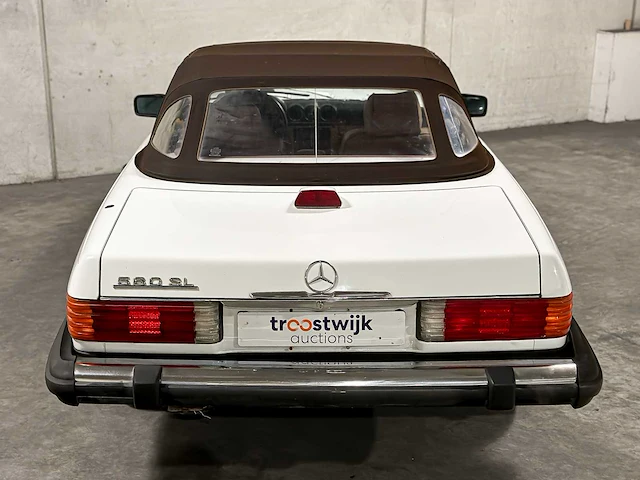 Mercedes-benz 560sl 5.6 v8 230pk 1987 sl-klasse youngtimer - afbeelding 13 van  36