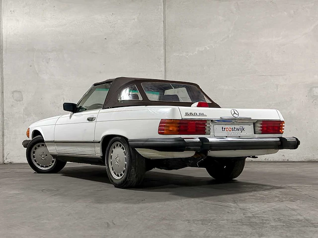 Mercedes-benz 560sl 5.6 v8 230pk 1987 sl-klasse youngtimer - afbeelding 14 van  36