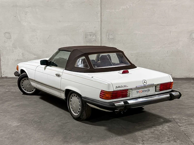 Mercedes-benz 560sl 5.6 v8 230pk 1987 sl-klasse youngtimer - afbeelding 15 van  36