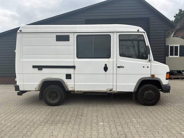 Mercedes-benz 609 d camper - afbeelding 31 van  36