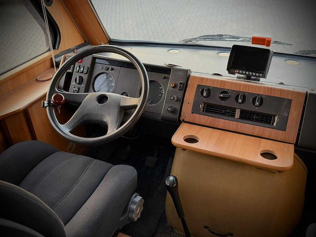 Mercedes-benz 611 d-ii kampeerwagen, bd-hz-26 - afbeelding 7 van  14