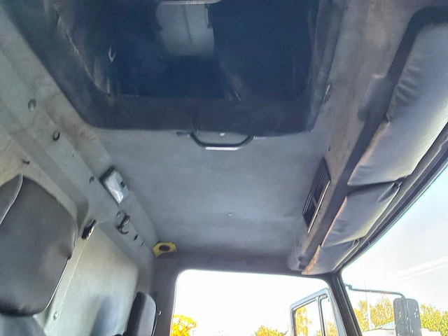 Mercedes-benz 814 vrachtwagen - afbeelding 14 van  23