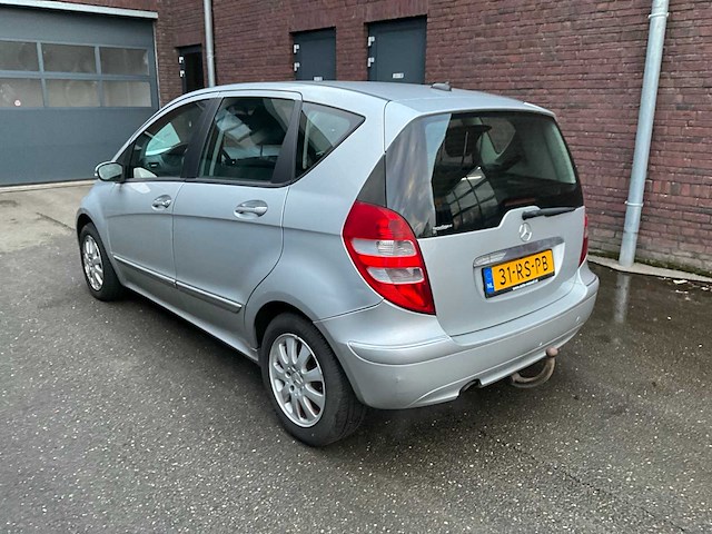 Mercedes-benz a-klasse - personenauto (schade) - afbeelding 9 van  12
