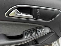 Mercedes-benz a-klasse 180 ambition ; 8-kzk-87 - afbeelding 13 van  16
