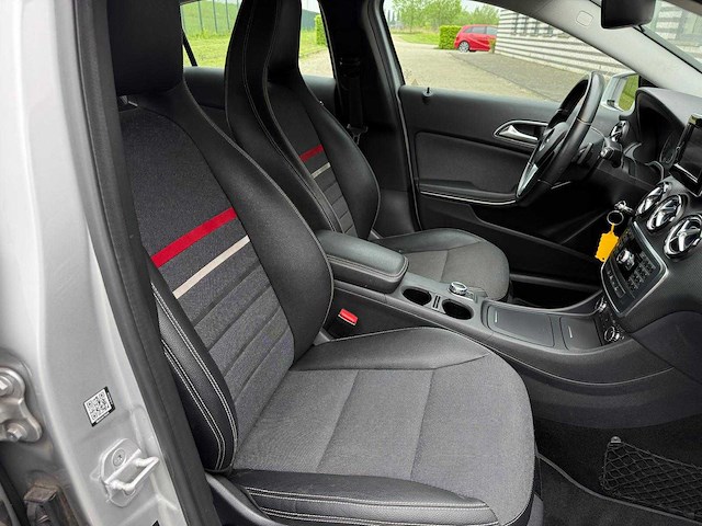 Mercedes-benz a-klasse 180 ambition ; 8-kzk-87 - afbeelding 15 van  16