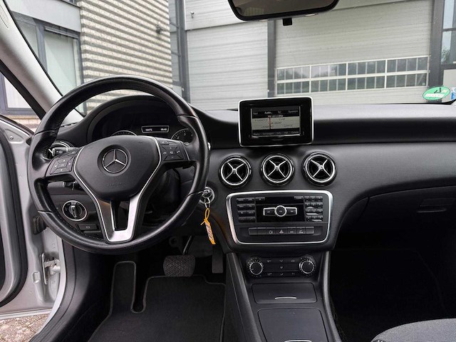 Mercedes-benz a-klasse 180 ambition ; 8-kzk-87 - afbeelding 7 van  16