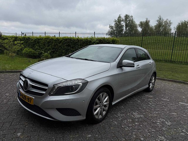 Mercedes-benz a-klasse 180 ambition ; 8-kzk-87 - afbeelding 1 van  1