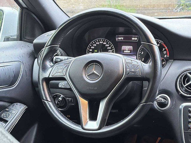 Mercedes-benz a-klasse 180 ambition | 8-tzv-60 i - afbeelding 21 van  31