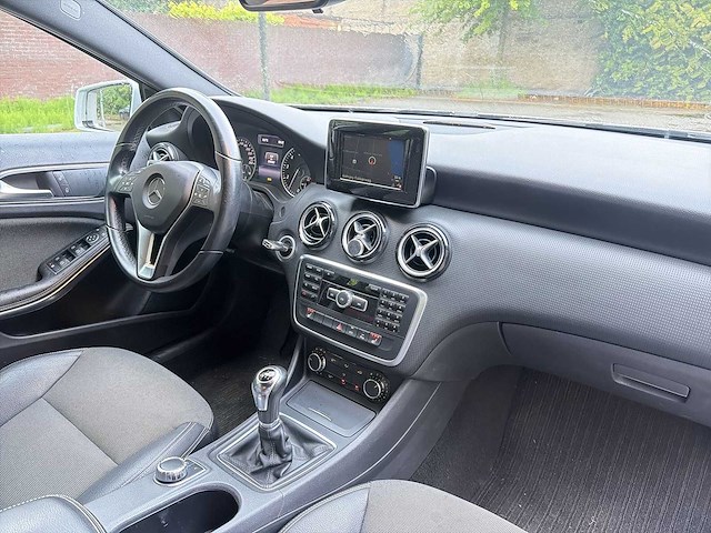 Mercedes-benz a-klasse 180 ambition | 8-tzv-60 i - afbeelding 25 van  31
