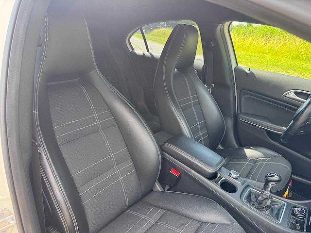 Mercedes-benz a-klasse 180 ambition , zg-546-h - afbeelding 12 van  16