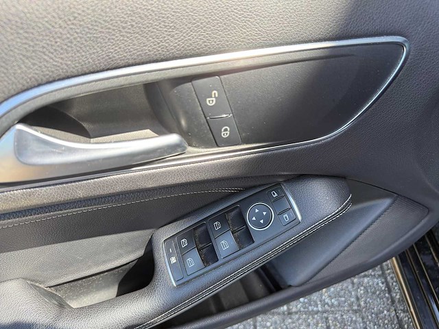 Mercedes-benz a-klasse 180 amg | k-563-nh i - afbeelding 11 van  20