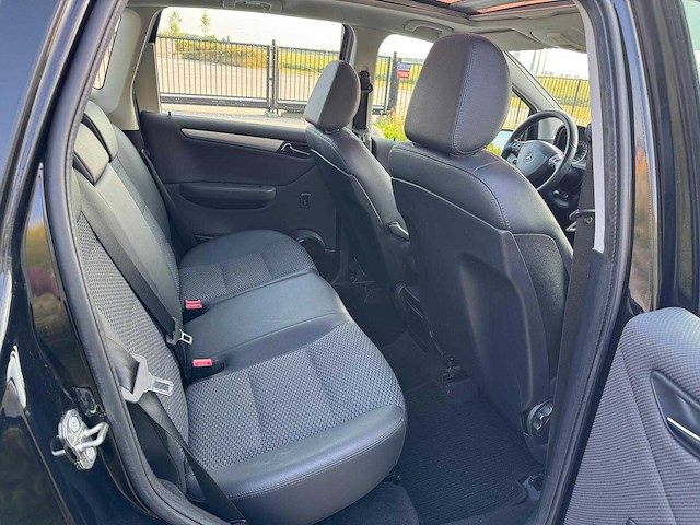 Mercedes-benz a-klasse 180 bns cl. avantgarde automaat h-007-nn - afbeelding 4 van  34