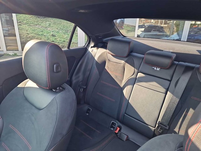 Mercedes-benz a-klasse 180 business solution amg | p-643-hj - afbeelding 1 van  11