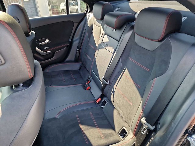 Mercedes-benz a-klasse 180 business solution amg | p-643-hj - afbeelding 7 van  11