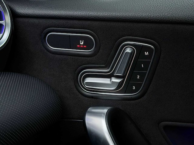 Mercedes-benz a-klasse 200 launch ed pr.+ 2018 | th-618-g iaw - afbeelding 5 van  30