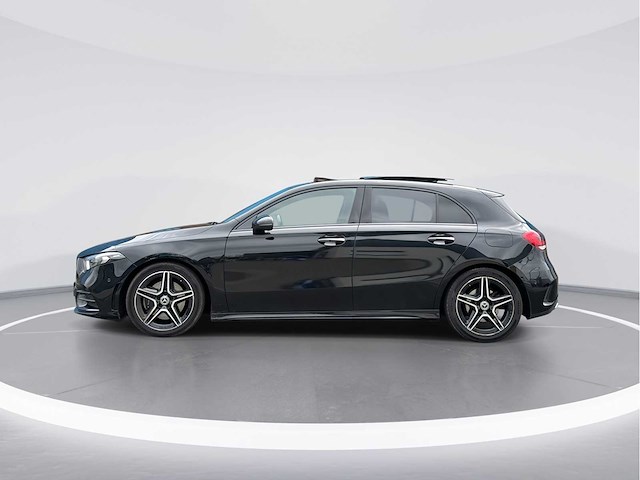 Mercedes-benz a-klasse 220 launch | r-433-lk i - afbeelding 18 van  36