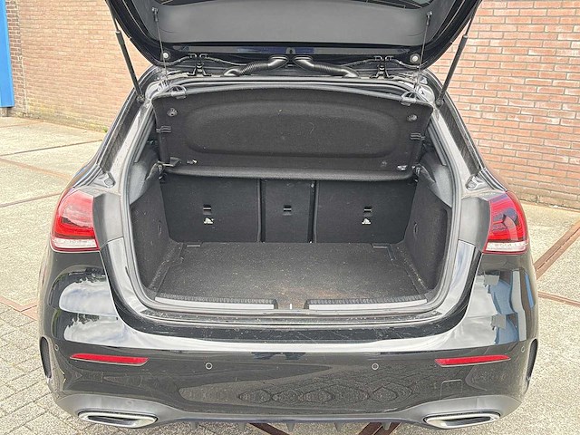 Mercedes-benz a-klasse 220 launch | r-433-lk i - afbeelding 28 van  36