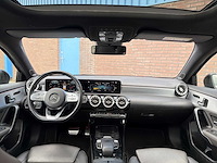 Mercedes-benz a-klasse 220 launch | r-433-lk i - afbeelding 31 van  36