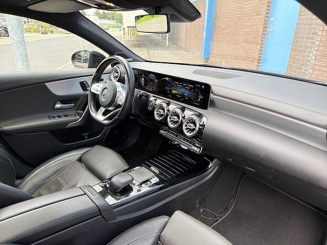 Mercedes-benz a-klasse 220 launch | r-433-lk i - afbeelding 34 van  36
