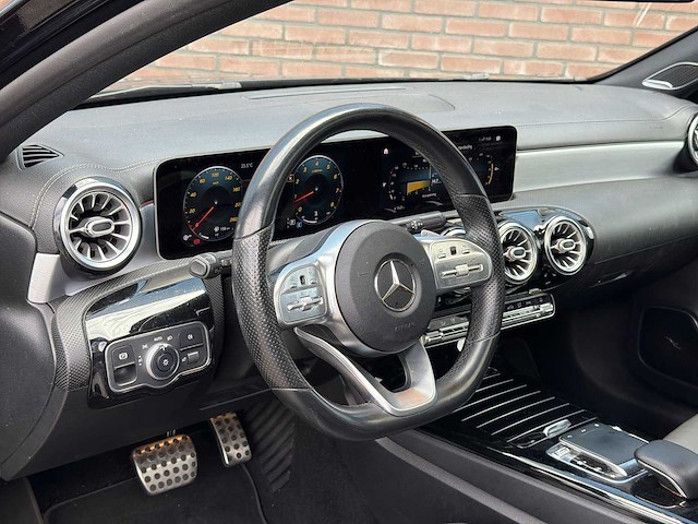 Mercedes-benz a-klasse 220 launch | r-433-lk i - afbeelding 35 van  36