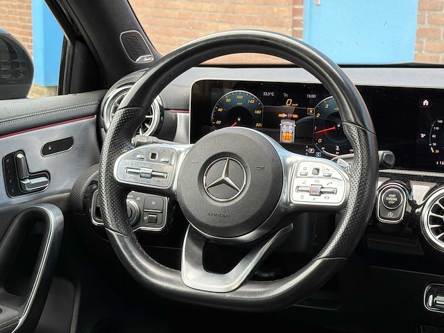 Mercedes-benz a-klasse 220 launch | r-433-lk i - afbeelding 8 van  36