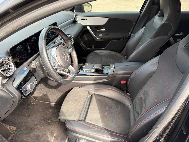 Mercedes-benz a-klasse amg automaat personenauto - afbeelding 9 van  13