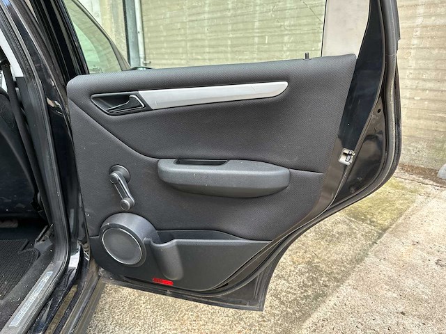 Mercedes-benz a170 avantgarde 116pk 2005 (origineel-nl) a-klasse automaat, 31-rk-br - afbeelding 11 van  42