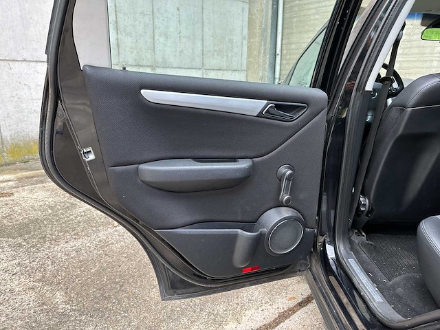 Mercedes-benz a170 avantgarde 116pk 2005 (origineel-nl) a-klasse automaat, 31-rk-br - afbeelding 15 van  42