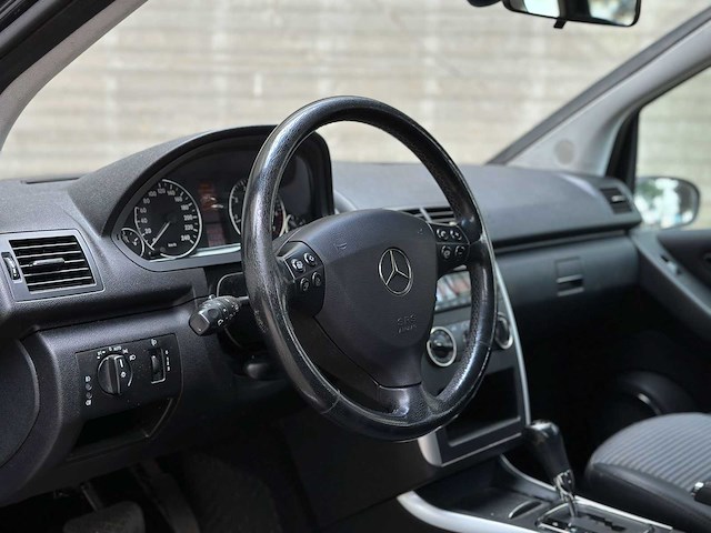 Mercedes-benz a170 avantgarde 116pk 2005 (origineel-nl) a-klasse automaat, 31-rk-br - afbeelding 28 van  42