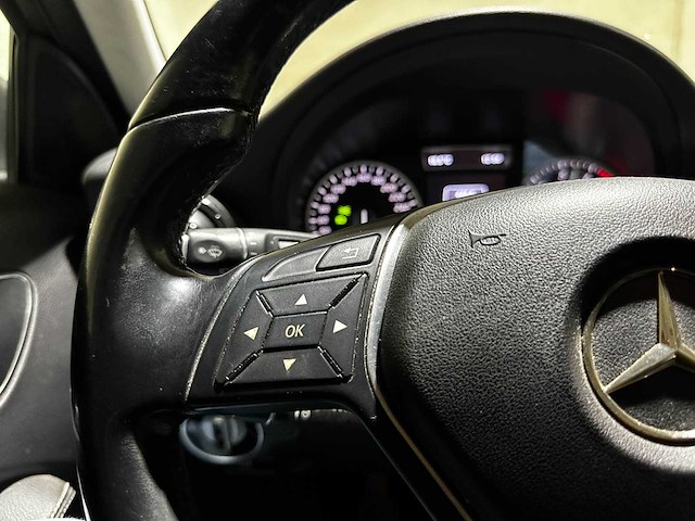 Mercedes-benz a180 4u3 a-klasse 121pk 2013 (origineel-nl), 8-srr-41 - afbeelding 21 van  37